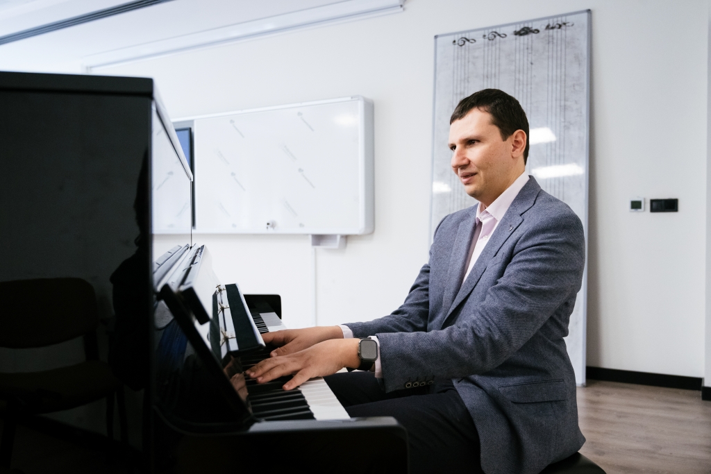 Hakan Yücel (Bisikletli Kütüphaneci)